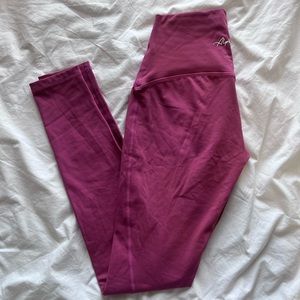 Alphalete surface navigation leggings candy apple